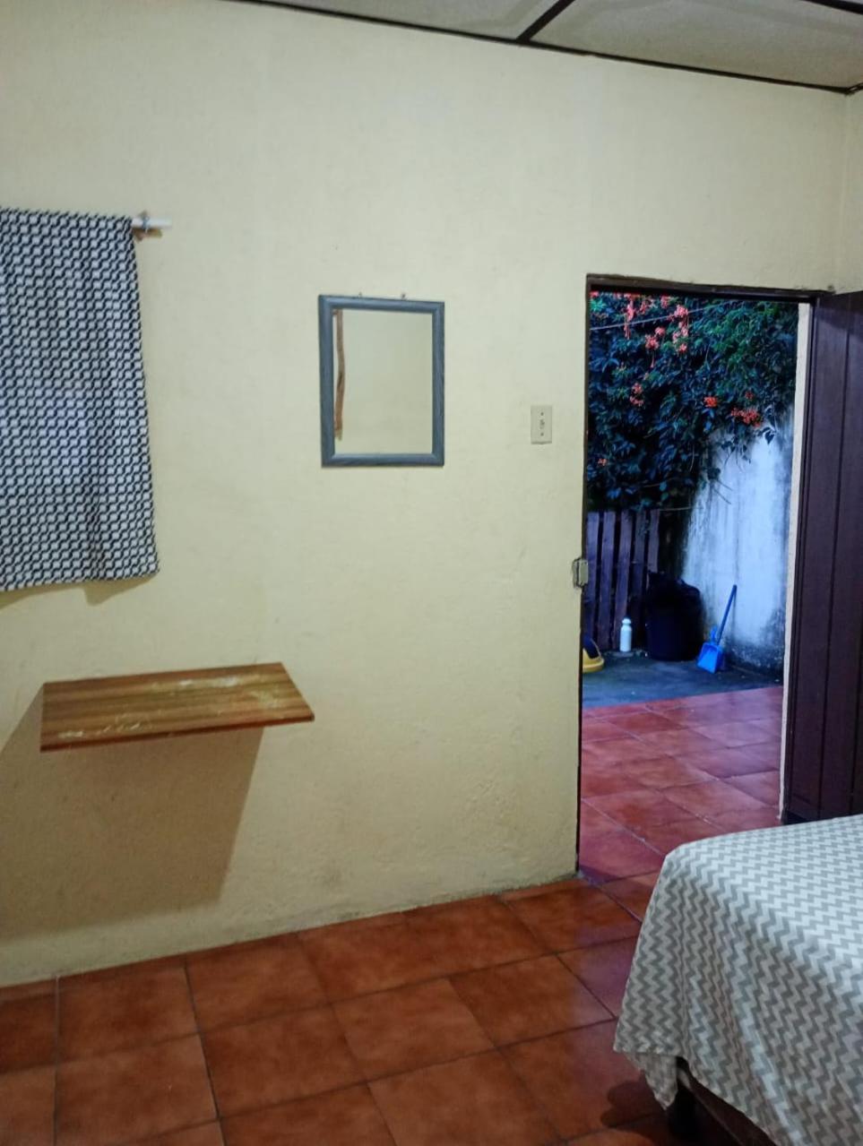 Hotel Hospedaje Basico El Jaguar à Antigua Extérieur photo